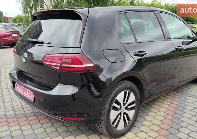 Черный Фольксваген e-Golf, объемом двигателя 0 л и пробегом 131 тыс. км за 9199 $, фото 5 на Automoto.ua