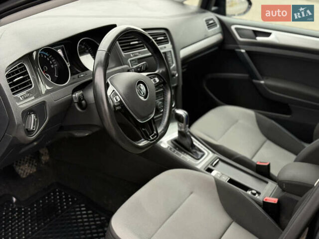 Черный Фольксваген e-Golf, объемом двигателя 0 л и пробегом 141 тыс. км за 8600 $, фото 10 на Automoto.ua