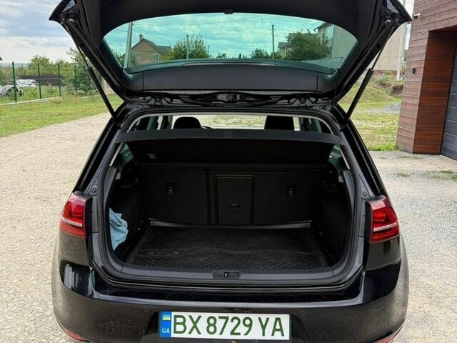 Черный Фольксваген e-Golf, объемом двигателя 0 л и пробегом 121 тыс. км за 9000 $, фото 6 на Automoto.ua
