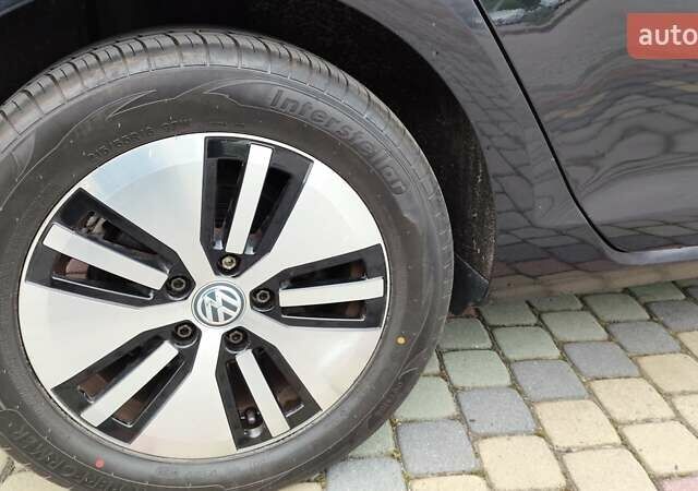 Черный Фольксваген e-Golf, объемом двигателя 0 л и пробегом 131 тыс. км за 9199 $, фото 15 на Automoto.ua