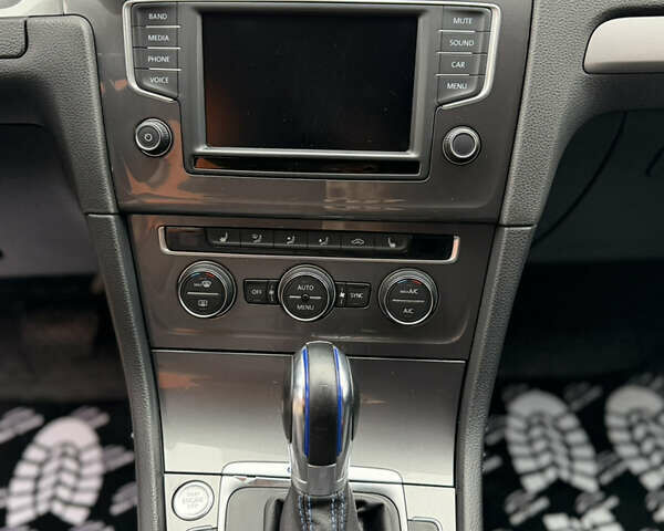 Чорний Фольксваген e-Golf, об'ємом двигуна 0 л та пробігом 109 тис. км за 9200 $, фото 9 на Automoto.ua