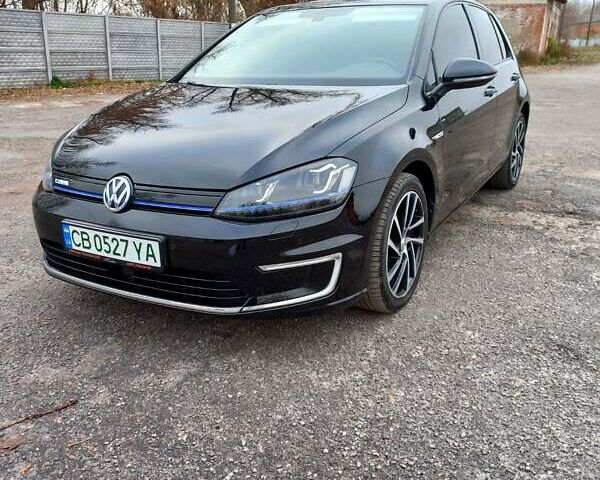 Черный Фольксваген e-Golf, объемом двигателя 0 л и пробегом 115 тыс. км за 10000 $, фото 1 на Automoto.ua