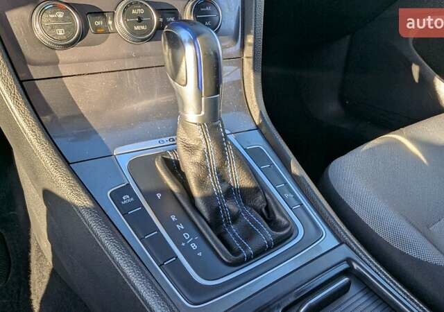 Чорний Фольксваген e-Golf, об'ємом двигуна 0 л та пробігом 120 тис. км за 8600 $, фото 66 на Automoto.ua