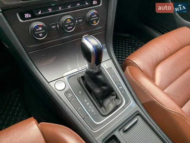 Черный Фольксваген e-Golf, объемом двигателя 0 л и пробегом 180 тыс. км за 11990 $, фото 19 на Automoto.ua