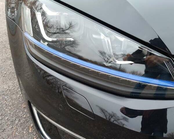 Черный Фольксваген e-Golf, объемом двигателя 0 л и пробегом 115 тыс. км за 10000 $, фото 31 на Automoto.ua