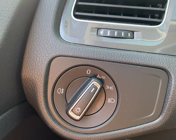 Чорний Фольксваген e-Golf, об'ємом двигуна 0 л та пробігом 142 тис. км за 11000 $, фото 11 на Automoto.ua