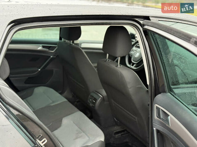 Черный Фольксваген e-Golf, объемом двигателя 0 л и пробегом 141 тыс. км за 8600 $, фото 14 на Automoto.ua