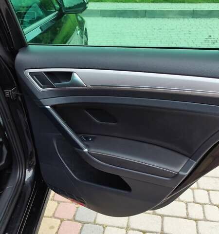 Черный Фольксваген e-Golf, объемом двигателя 0 л и пробегом 131 тыс. км за 9199 $, фото 42 на Automoto.ua