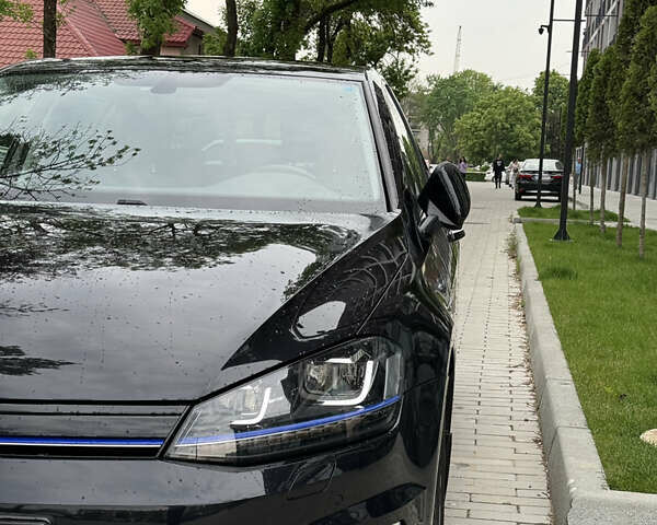 Чорний Фольксваген e-Golf, об'ємом двигуна 0 л та пробігом 59 тис. км за 10950 $, фото 15 на Automoto.ua