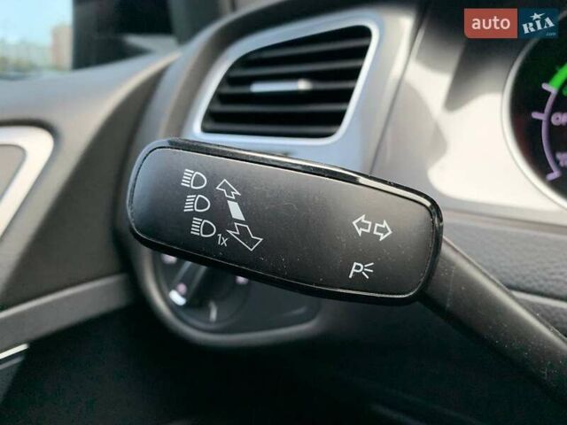 Черный Фольксваген e-Golf, объемом двигателя 0 л и пробегом 180 тыс. км за 11990 $, фото 29 на Automoto.ua