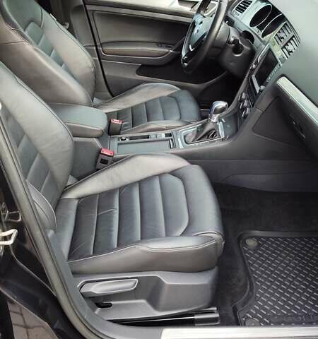 Черный Фольксваген e-Golf, объемом двигателя 0 л и пробегом 131 тыс. км за 9199 $, фото 35 на Automoto.ua