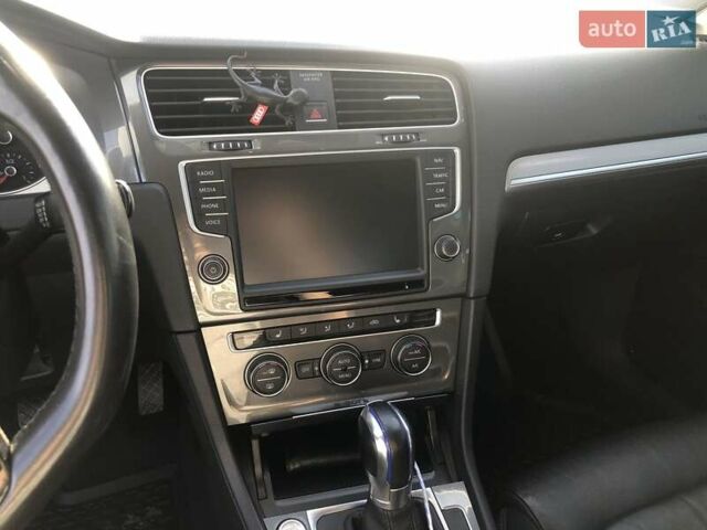 Черный Фольксваген e-Golf, объемом двигателя 0 л и пробегом 108 тыс. км за 10100 $, фото 36 на Automoto.ua