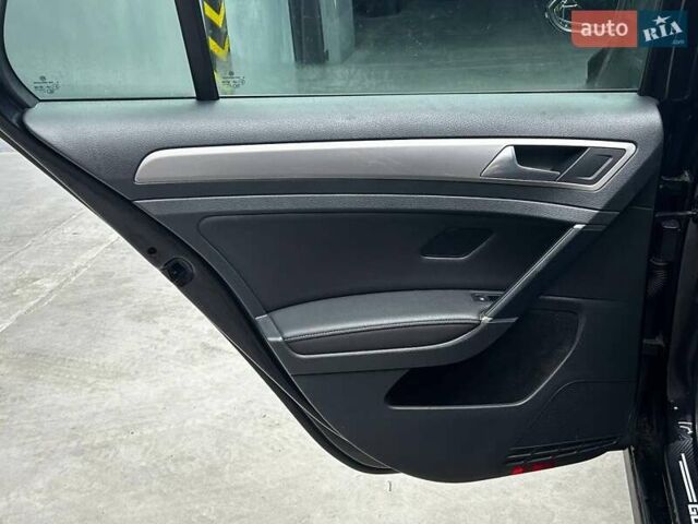 Черный Фольксваген e-Golf, объемом двигателя 0 л и пробегом 90 тыс. км за 11500 $, фото 13 на Automoto.ua