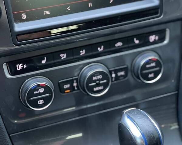 Черный Фольксваген e-Golf, объемом двигателя 0 л и пробегом 185 тыс. км за 10000 $, фото 10 на Automoto.ua