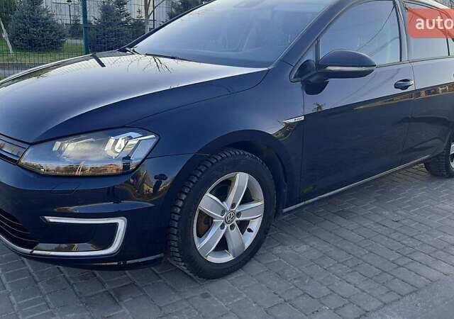 Черный Фольксваген e-Golf, объемом двигателя 0 л и пробегом 131 тыс. км за 9199 $, фото 76 на Automoto.ua