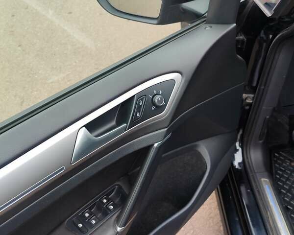 Чорний Фольксваген e-Golf, об'ємом двигуна 0 л та пробігом 190 тис. км за 8950 $, фото 12 на Automoto.ua