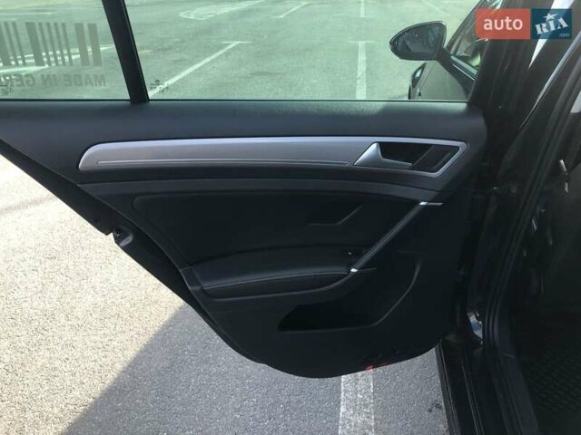 Черный Фольксваген e-Golf, объемом двигателя 0 л и пробегом 108 тыс. км за 10100 $, фото 30 на Automoto.ua