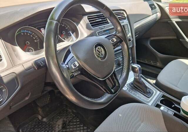 Черный Фольксваген e-Golf, объемом двигателя 0 л и пробегом 104 тыс. км за 9200 $, фото 8 на Automoto.ua