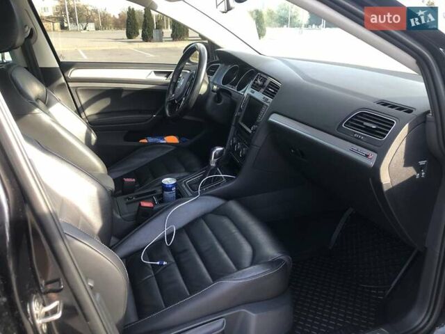 Черный Фольксваген e-Golf, объемом двигателя 0 л и пробегом 108 тыс. км за 10900 $, фото 24 на Automoto.ua