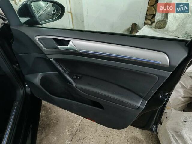 Черный Фольксваген e-Golf, объемом двигателя 0 л и пробегом 159 тыс. км за 8350 $, фото 32 на Automoto.ua