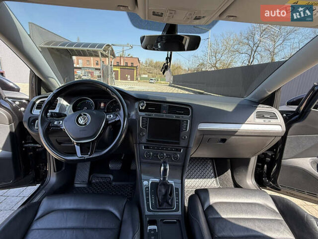 Черный Фольксваген e-Golf, объемом двигателя 0 л и пробегом 149 тыс. км за 11400 $, фото 16 на Automoto.ua