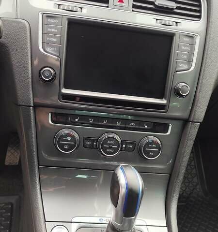 Черный Фольксваген e-Golf, объемом двигателя 0 л и пробегом 131 тыс. км за 9199 $, фото 30 на Automoto.ua