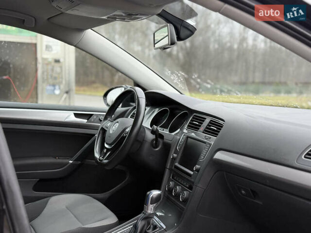 Черный Фольксваген e-Golf, объемом двигателя 0 л и пробегом 141 тыс. км за 8600 $, фото 16 на Automoto.ua