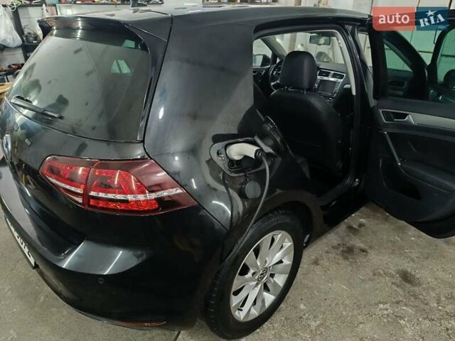 Черный Фольксваген e-Golf, объемом двигателя 0 л и пробегом 159 тыс. км за 8350 $, фото 10 на Automoto.ua