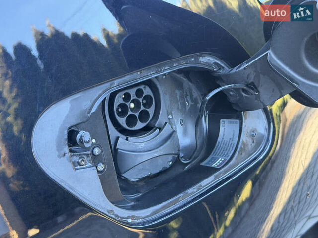 Черный Фольксваген e-Golf, объемом двигателя 0 л и пробегом 84 тыс. км за 9350 $, фото 76 на Automoto.ua