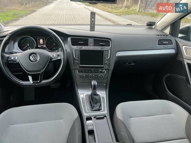 Черный Фольксваген e-Golf, объемом двигателя 0 л и пробегом 118 тыс. км за 7950 $, фото 26 на Automoto.ua