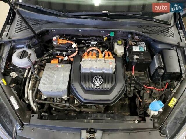 Чорний Фольксваген e-Golf, об'ємом двигуна 0 л та пробігом 72 тис. км за 2000 $, фото 10 на Automoto.ua