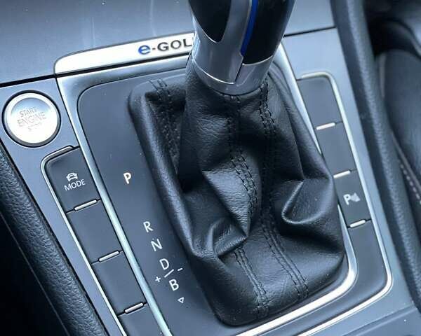 Черный Фольксваген e-Golf, объемом двигателя 0 л и пробегом 185 тыс. км за 10000 $, фото 16 на Automoto.ua