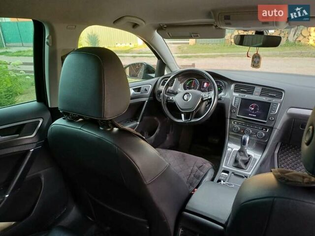 Черный Фольксваген e-Golf, объемом двигателя 0 л и пробегом 108 тыс. км за 10500 $, фото 6 на Automoto.ua
