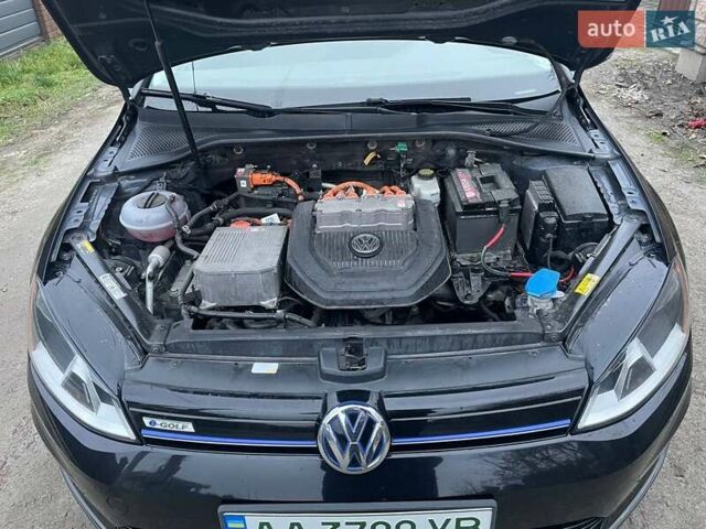 Черный Фольксваген e-Golf, объемом двигателя 0 л и пробегом 133 тыс. км за 8900 $, фото 18 на Automoto.ua