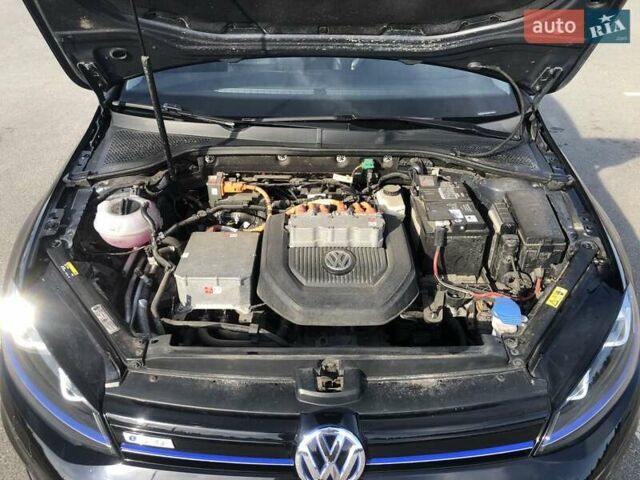 Черный Фольксваген e-Golf, объемом двигателя 0 л и пробегом 108 тыс. км за 10100 $, фото 4 на Automoto.ua