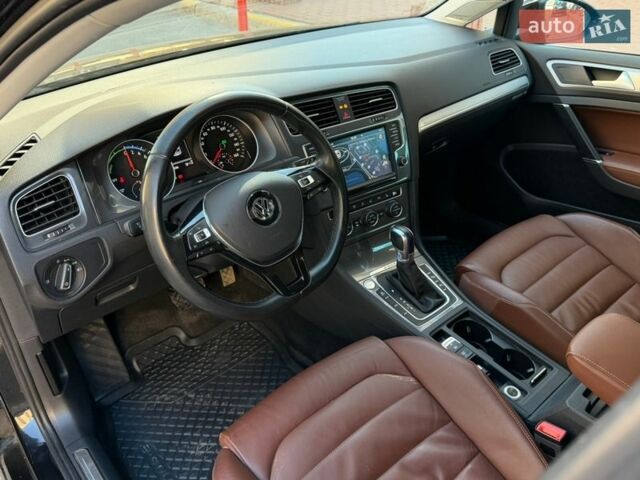 Чорний Фольксваген e-Golf, об'ємом двигуна 0 л та пробігом 118 тис. км за 9200 $, фото 12 на Automoto.ua