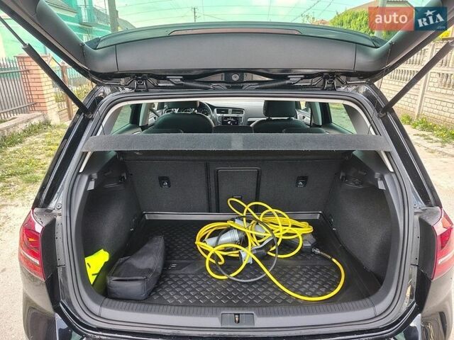 Черный Фольксваген e-Golf, объемом двигателя 0 л и пробегом 108 тыс. км за 9200 $, фото 10 на Automoto.ua