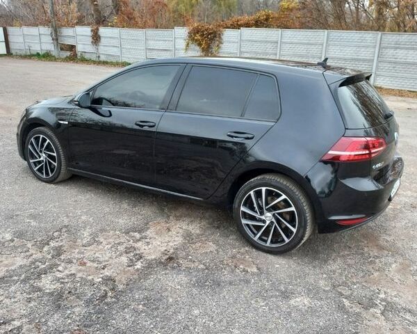 Черный Фольксваген e-Golf, объемом двигателя 0 л и пробегом 119 тыс. км за 10000 $, фото 6 на Automoto.ua