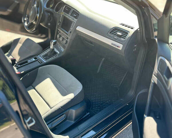 Черный Фольксваген e-Golf, объемом двигателя 0 л и пробегом 118 тыс. км за 8900 $, фото 16 на Automoto.ua