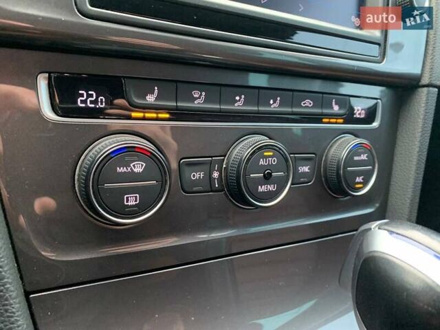 Черный Фольксваген e-Golf, объемом двигателя 0 л и пробегом 180 тыс. км за 11990 $, фото 21 на Automoto.ua