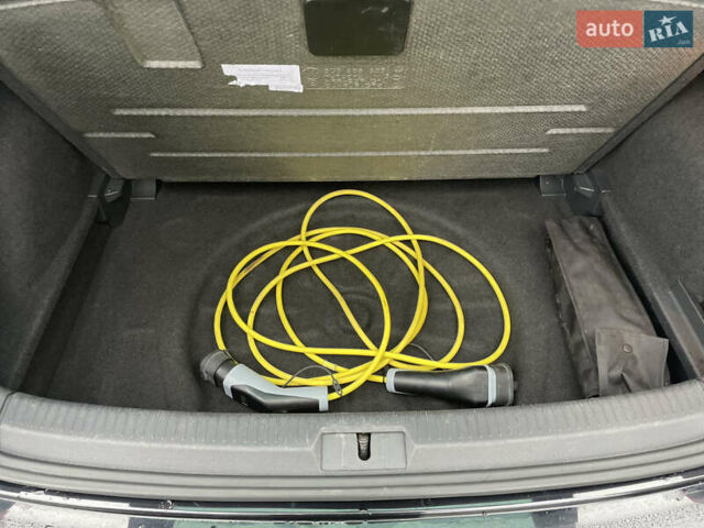 Черный Фольксваген e-Golf, объемом двигателя 0 л и пробегом 115 тыс. км за 9600 $, фото 19 на Automoto.ua