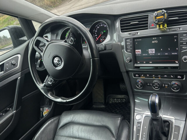 Чорний Фольксваген e-Golf, об'ємом двигуна 0 л та пробігом 162 тис. км за 9200 $, фото 22 на Automoto.ua