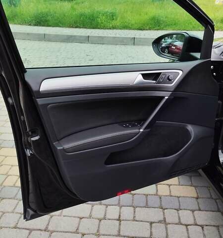 Черный Фольксваген e-Golf, объемом двигателя 0 л и пробегом 131 тыс. км за 9199 $, фото 16 на Automoto.ua