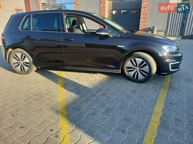 Черный Фольксваген e-Golf, объемом двигателя 0 л и пробегом 68 тыс. км за 16500 $, фото 3 на Automoto.ua