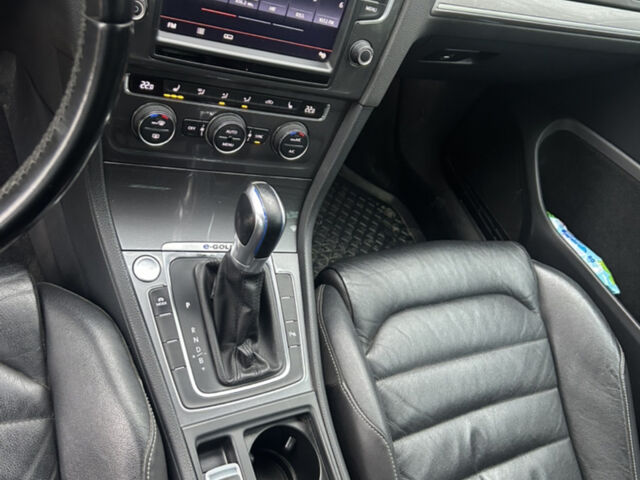 Чорний Фольксваген e-Golf, об'ємом двигуна 0 л та пробігом 162 тис. км за 9200 $, фото 12 на Automoto.ua