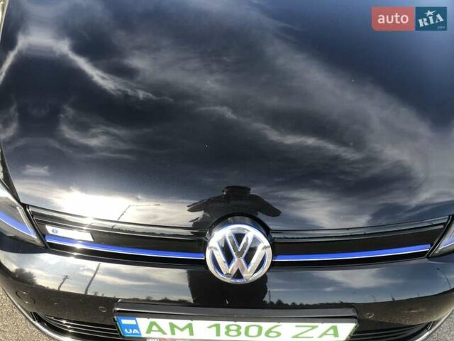 Черный Фольксваген e-Golf, объемом двигателя 0 л и пробегом 108 тыс. км за 10900 $, фото 3 на Automoto.ua