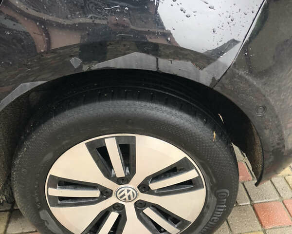 Черный Фольксваген e-Golf, объемом двигателя 0 л и пробегом 115 тыс. км за 11500 $, фото 6 на Automoto.ua