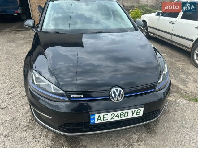 Черный Фольксваген e-Golf, объемом двигателя 0 л и пробегом 199 тыс. км за 10000 $, фото 4 на Automoto.ua
