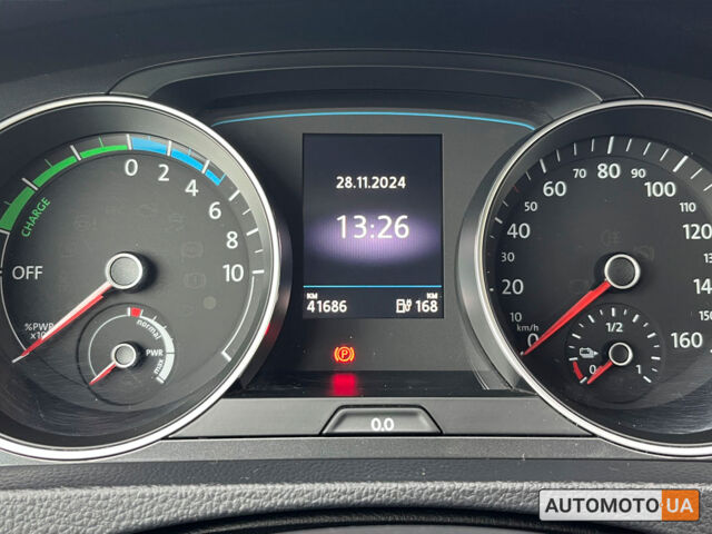 Черный Фольксваген e-Golf, объемом двигателя 36 л и пробегом 41 тыс. км за 14000 $, фото 6 на Automoto.ua