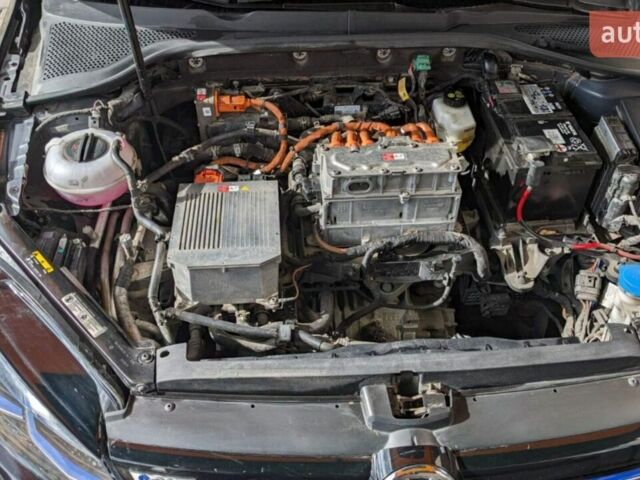 Черный Фольксваген e-Golf, объемом двигателя 0 л и пробегом 125 тыс. км за 16200 $, фото 3 на Automoto.ua